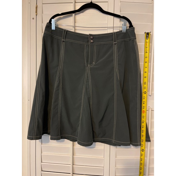 Pants - Athleta size 16 skort olive green